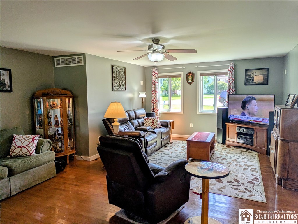 1633 Lakeview Road Hamburg, NY 14085 - Photo 8 of 23