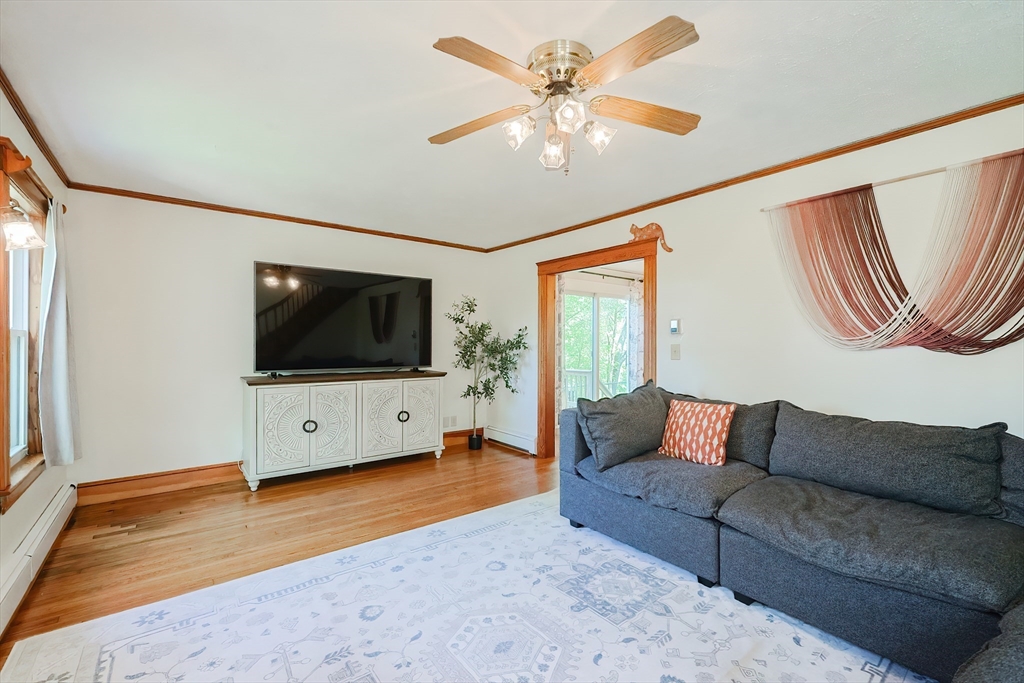 90 Allen Street Walpole, MA 02081 - Photo 3 of 32 Gallery Image 3