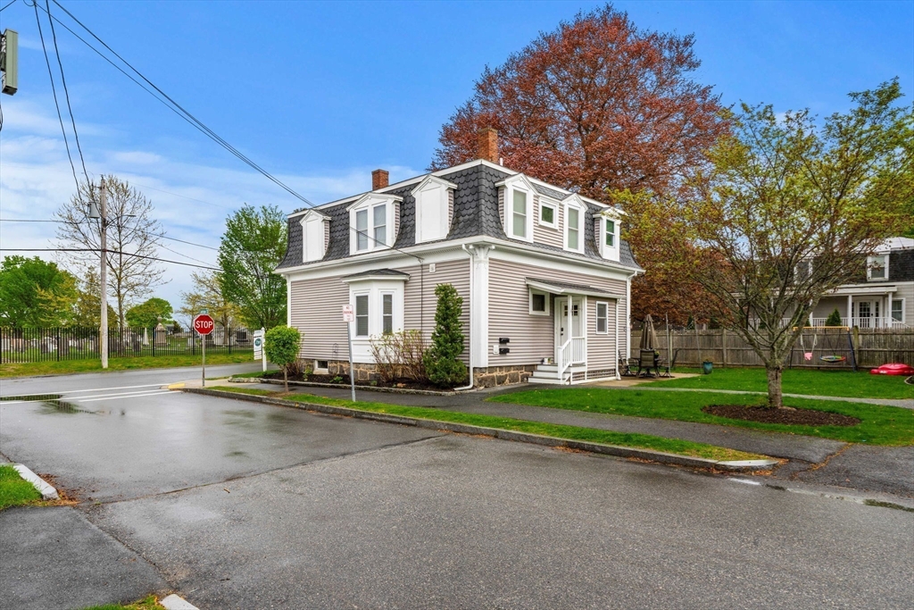 22 Butman Street, Unit 1 Beverly, MA 01915 - Photo 4 of 20