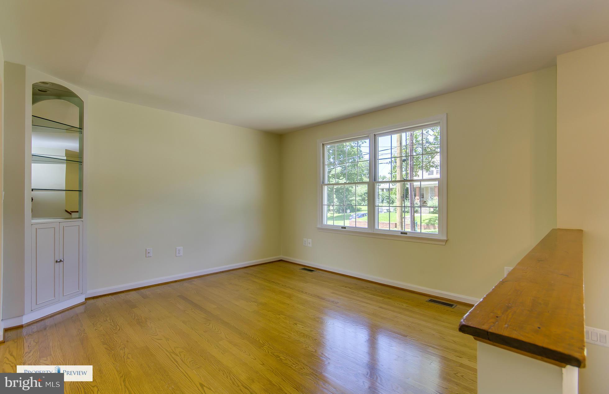 732 Easley Street Silver Spring, MD 20910 - Photo 4 of 30 Wonderful hardwood floors