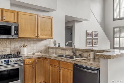 $750,000 | 11967 West 14th Avenue, Lakewood, CO 80401