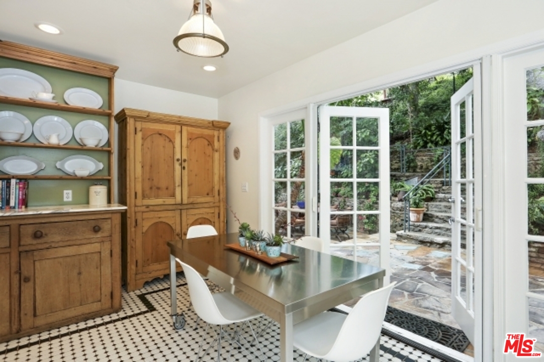 5743 Spring Oak Drive Los Angeles, CA 90068 - Photo 11 of 27