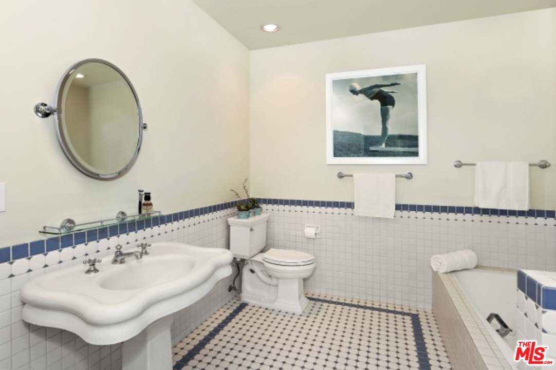 5743 Spring Oak Drive Los Angeles, CA 90068 - Photo 15 of 27