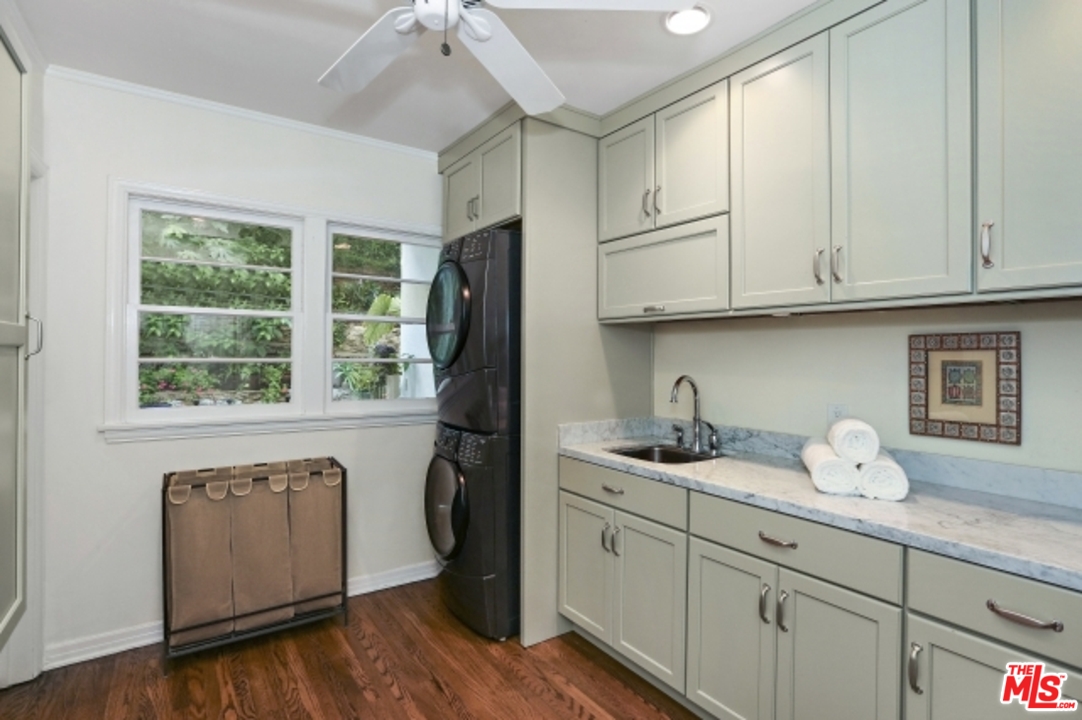 5743 Spring Oak Drive Los Angeles, CA 90068 - Photo 20 of 27