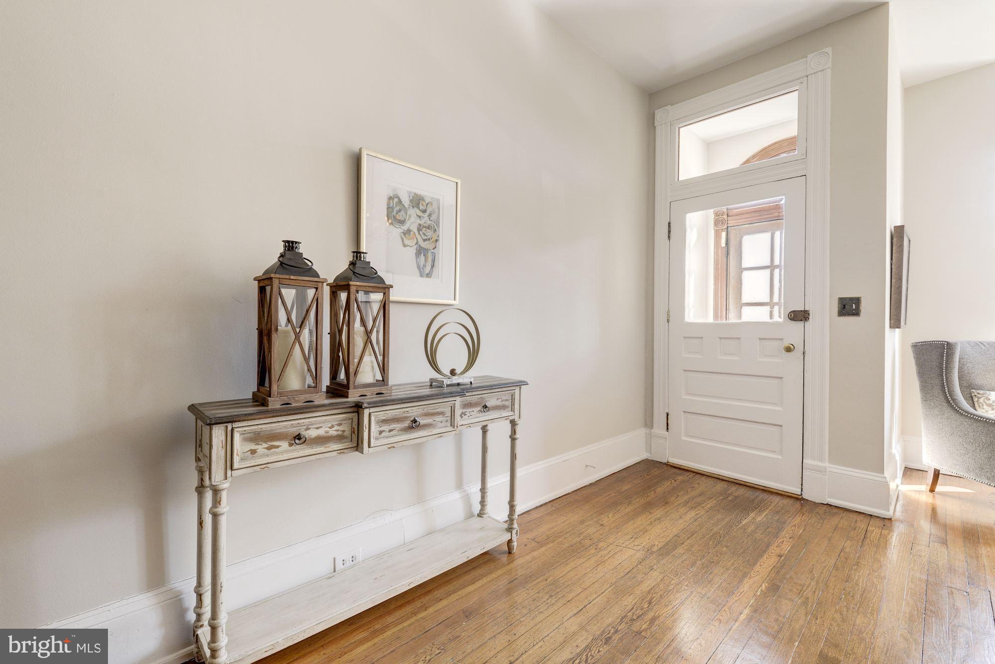 505 4th Street Southeast Washington, DC 20003 - Photo 4 of 23 Entry