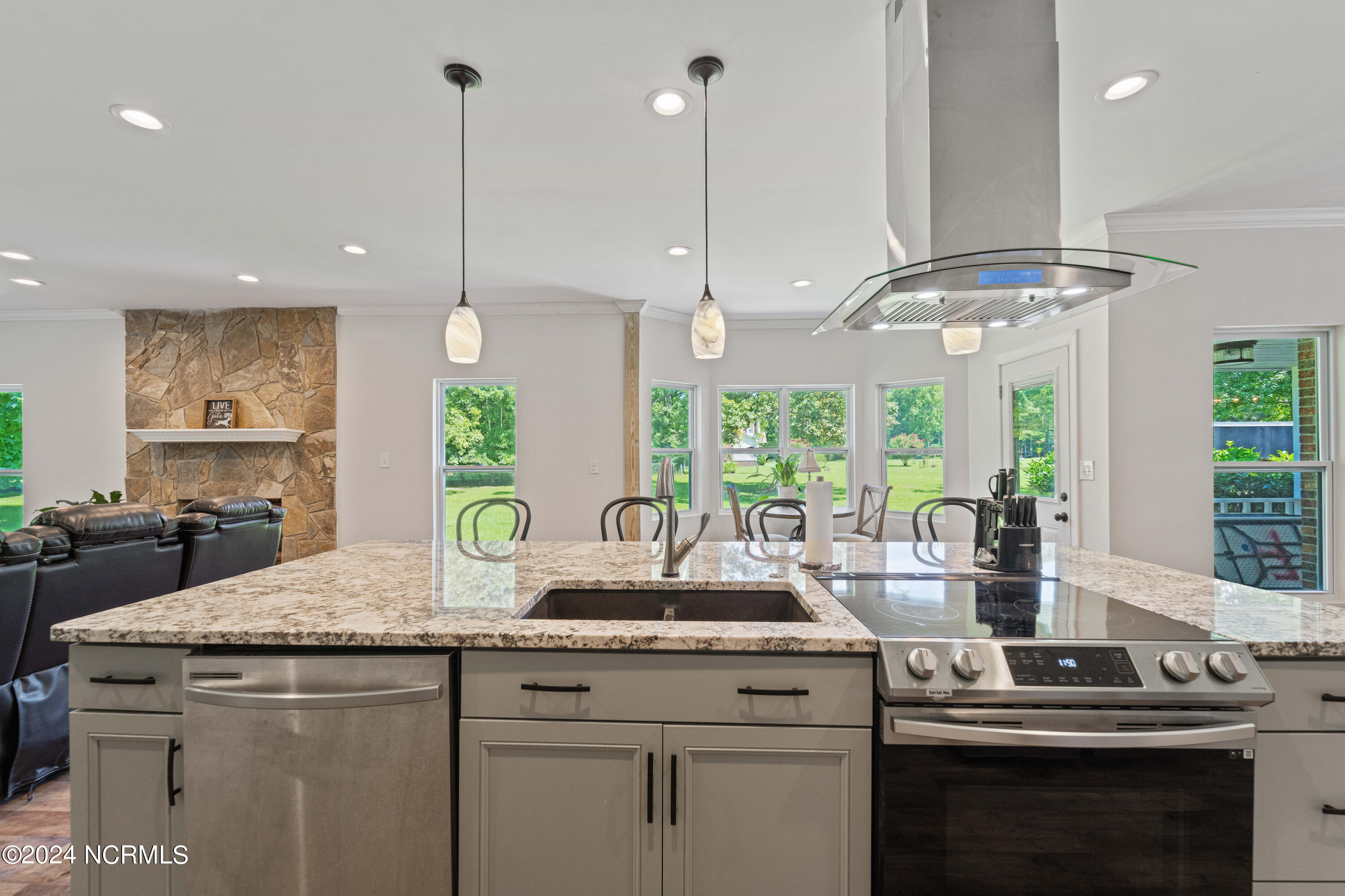 315 Nottingham Road Jacksonville, NC 28546 - Photo 41 of 107 kithcen 9