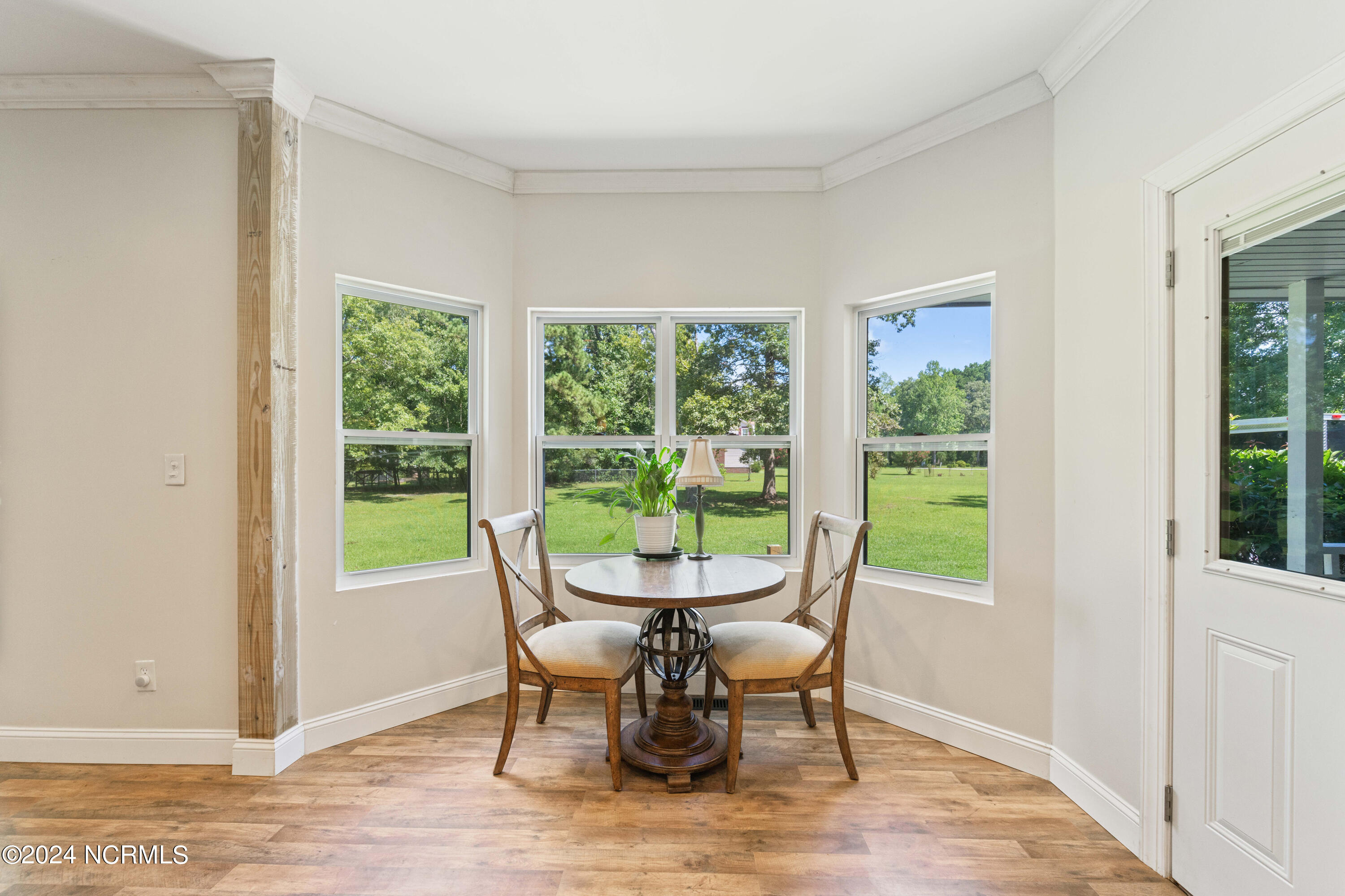 315 Nottingham Road Jacksonville, NC 28546 - Photo 48 of 107 breakfast nook2