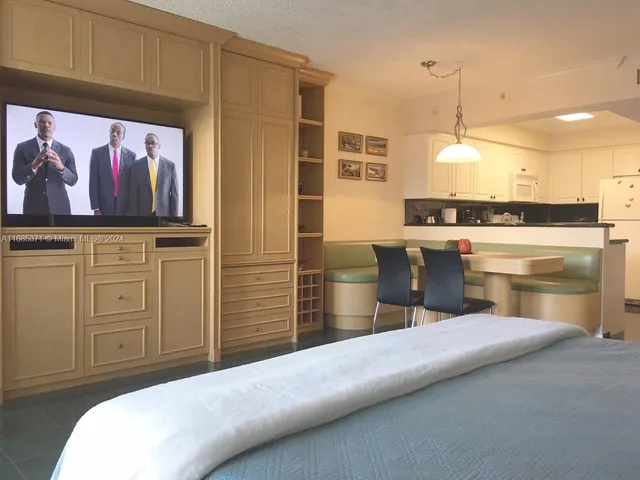 $2,650 | 2501 South Ocean Drive, Unit L11, Hollywood, FL 33019