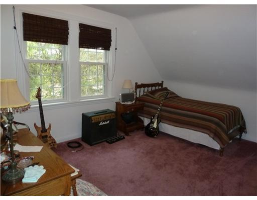403 McClelland Road Canonsburg, PA 15317 - Photo 11 of 18 Bedroom. Roomy 2nd upstairs bedroom.
