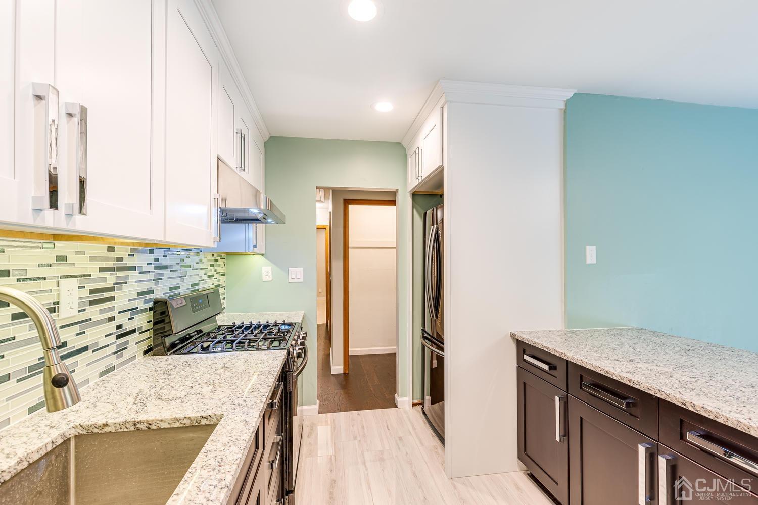 355 Warrenville Road Green Brook, NJ 08812 - Photo 14 of 26 Gallery Image 14