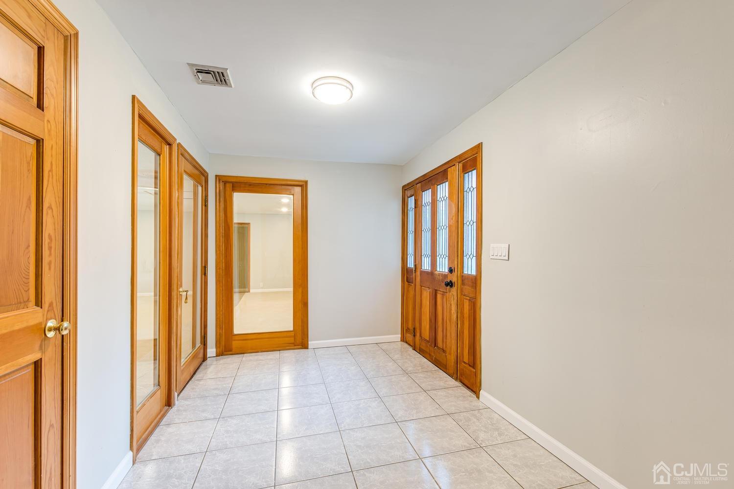 355 Warrenville Road Green Brook, NJ 08812 - Photo 5 of 26 Gallery Image 5