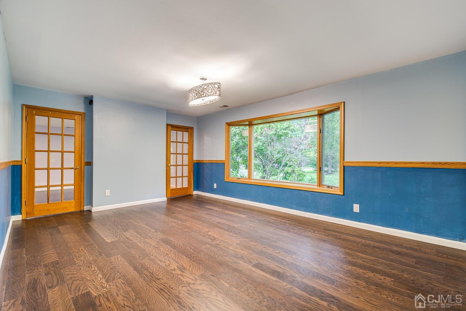 355 Warrenville Road Green Brook, NJ 08812 - Photo 9 of 26 Gallery Image 9