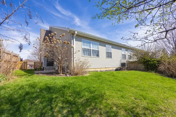 $299,900 | 1438 Coral Bell Drive, Joliet, IL 60435