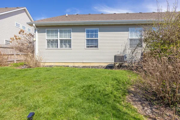 $299,900 | 1438 Coral Bell Drive, Joliet, IL 60435