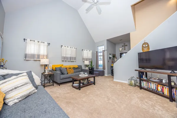 $299,900 | 1438 Coral Bell Drive, Joliet, IL 60435