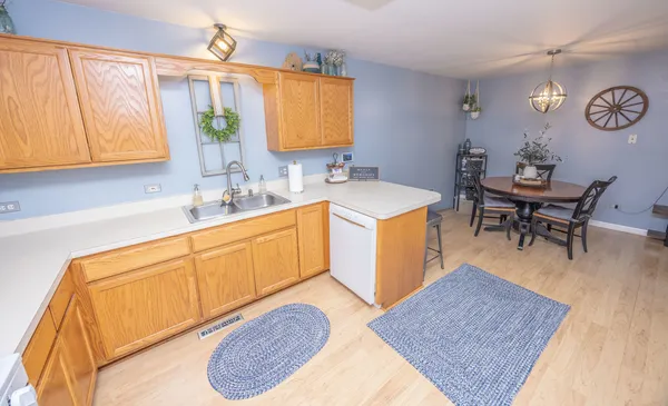 $299,900 | 1438 Coral Bell Drive, Joliet, IL 60435