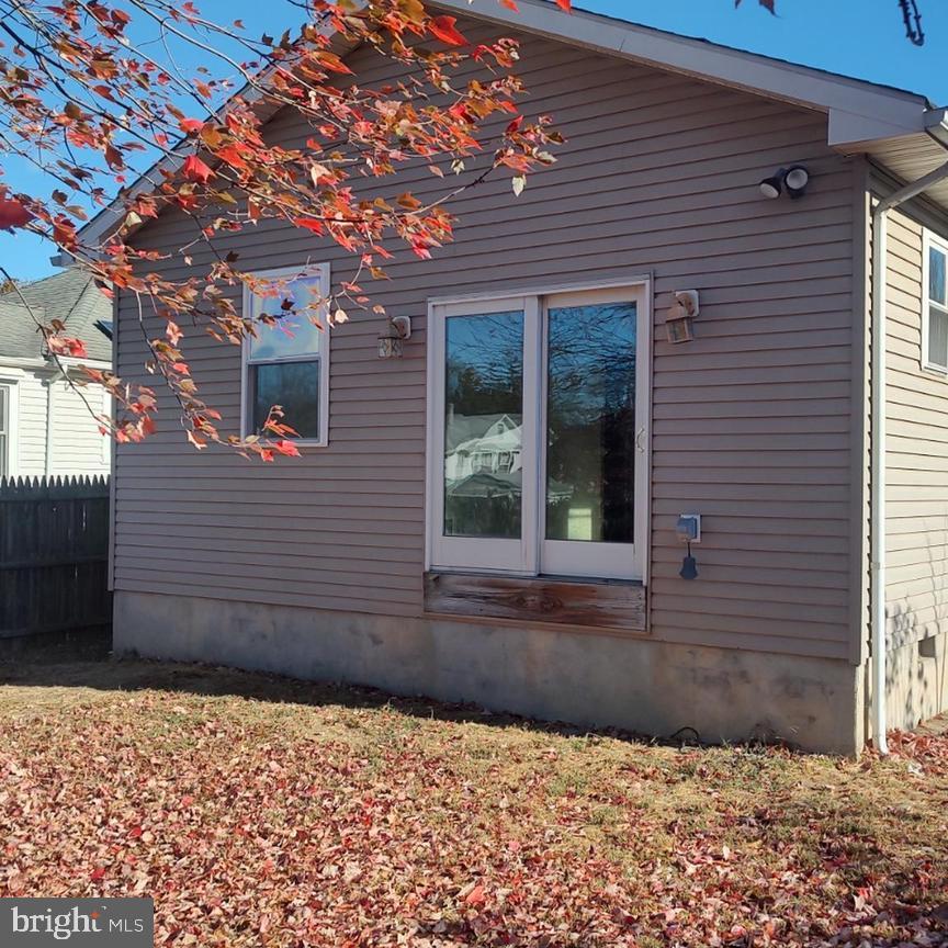 39 North Chester Avenue Riverside, NJ 08075 - Photo 5 of 30
