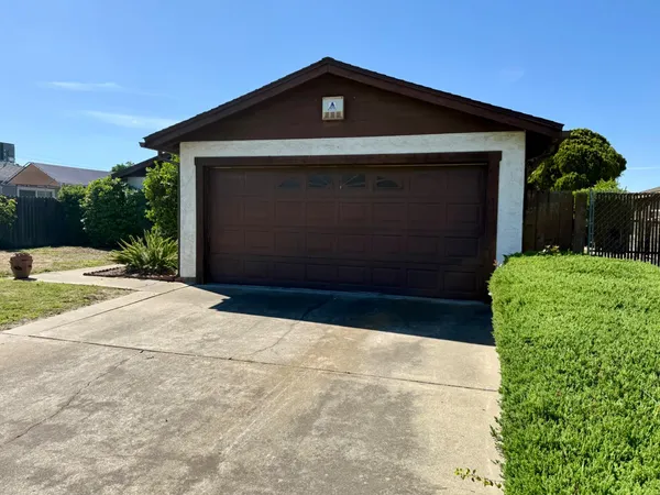 $399,950 | 1264 Parkview Street, Manteca, CA 95337