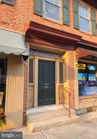 $850 | 37 East Main Street, Unit 2, Waynesboro, PA 17268