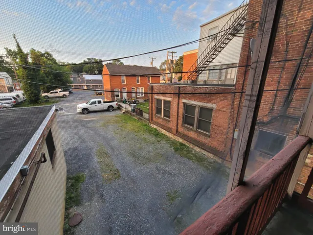 $850 | 37 East Main Street, Unit 2, Waynesboro, PA 17268