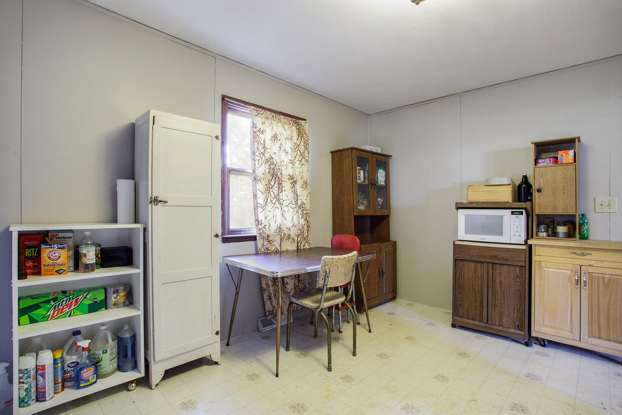 1311 Cedarhurst Road Niles, MI 49120 - Photo 9 of 28 Eat in Kitchen area