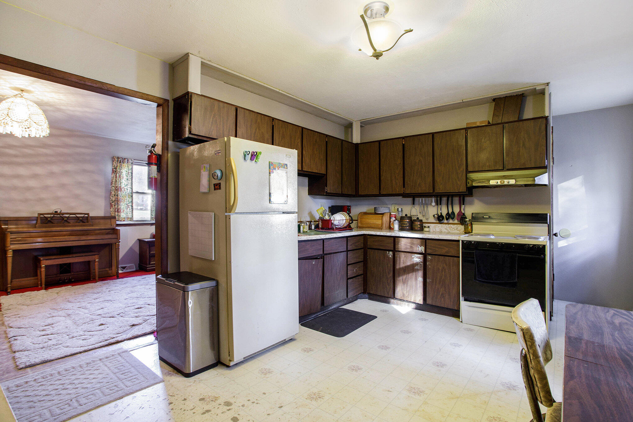 1311 Cedarhurst Road Niles, MI 49120 - Photo 10 of 28 Kitchen