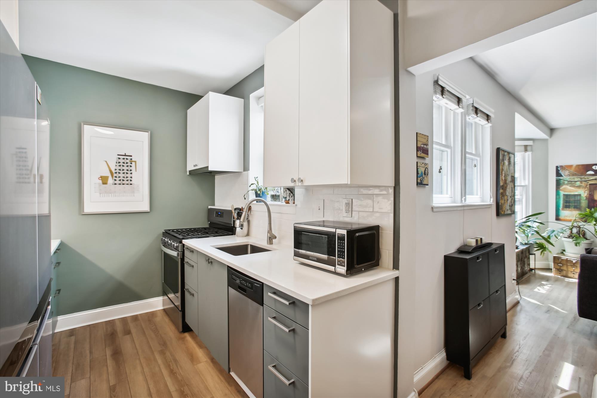 1669 Columbia Road Northwest, Unit 210 Washington, DC 20009 - Photo 13 of 33 Kitchen
