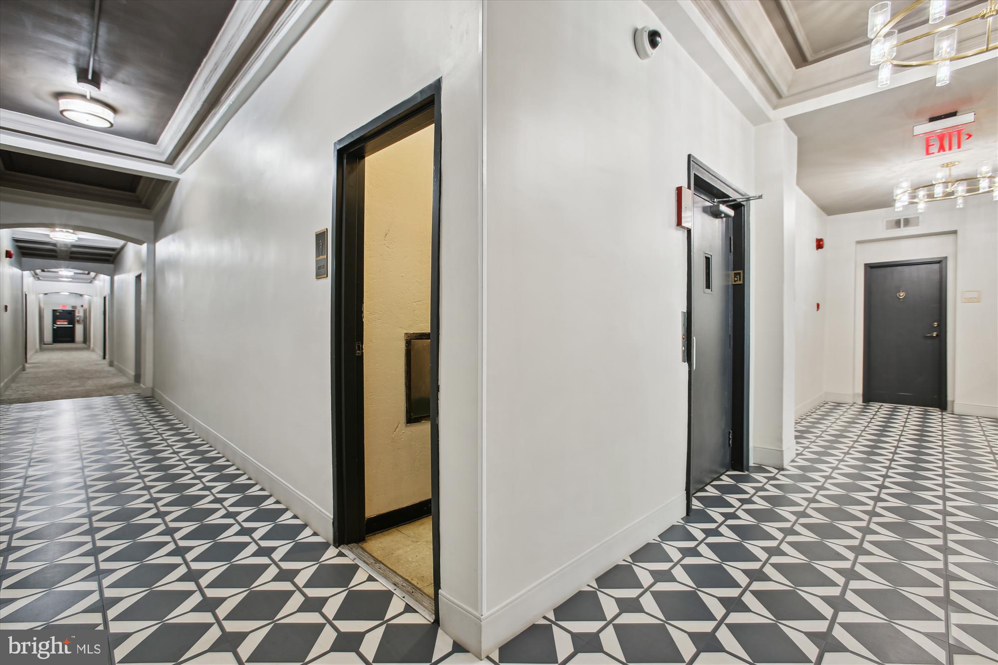 1669 Columbia Road Northwest, Unit 210 Washington, DC 20009 - Photo 5 of 33 2nd Floor Hallway