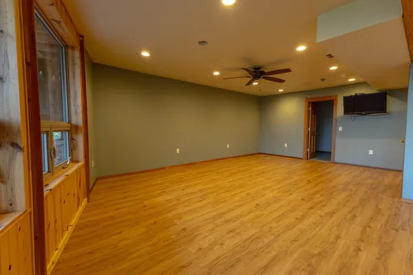 $675,000 | 12994 385th Avenue, Mabel, MN 55954