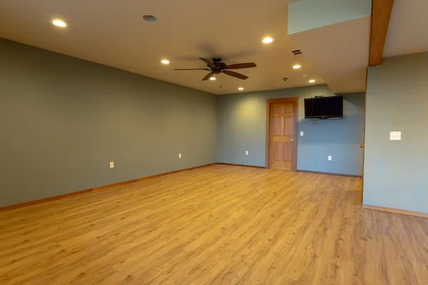 $675,000 | 12994 385th Avenue, Mabel, MN 55954