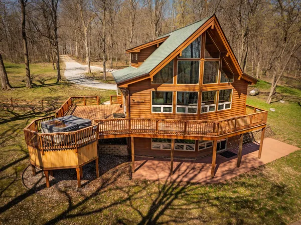 $675,000 | 12994 385th Avenue, Mabel, MN 55954