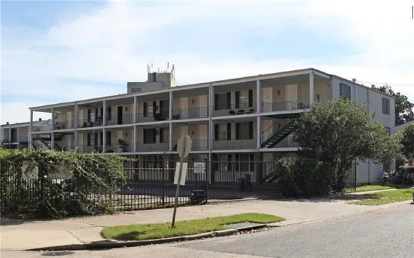 $1,000 | 3550 Coliseum Street, Unit 8, New Orleans, LA 70115