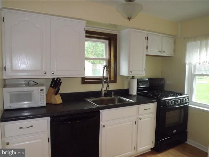 223 Allison Road Oreland, PA 19075 - Photo 8 of 25 Gallery Image 8
