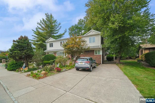 $1,800,000 | 1003 Cumbermeade Road, Fort Lee, NJ 07024