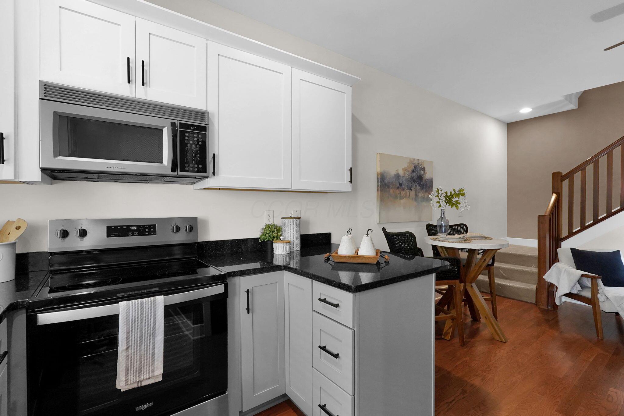 1096 Perry Street, Unit B Columbus, OH 43201 - Photo 7 of 33 12-web-or-mls-1096-perry-st-b