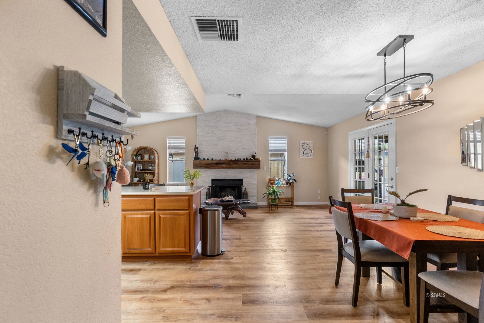 213 East Benson Avenue Ridgecrest, CA 93555 - Photo 11 of 38