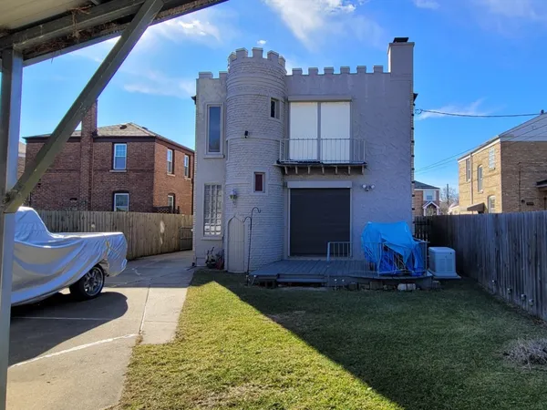 $549,000 | 7432 West Gregory Street, Chicago, IL 60656