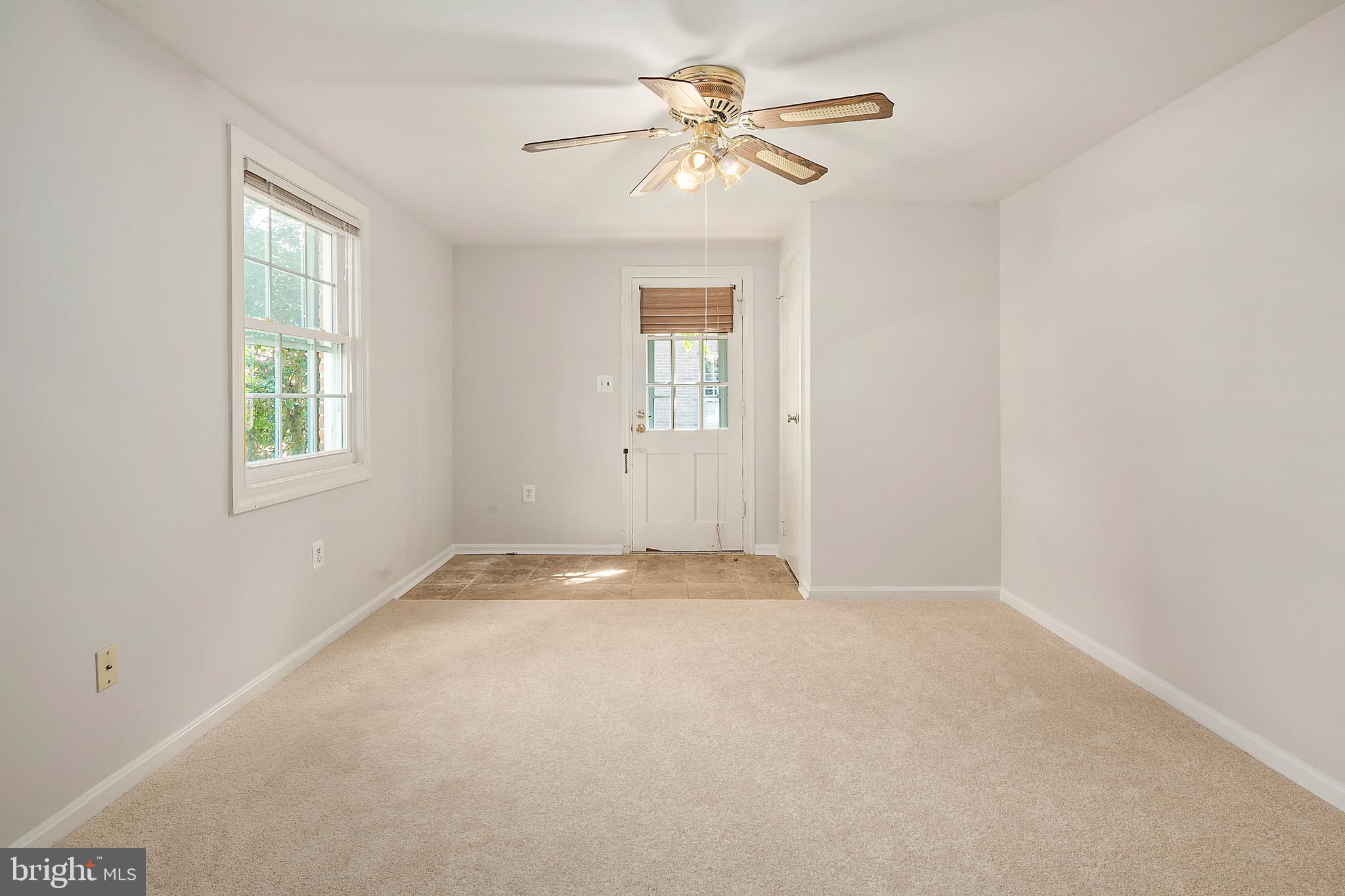 12018 Smoketree Road Potomac, MD 20854 - Photo 18 of 31 Main Level Bedroom w/Private Entrance