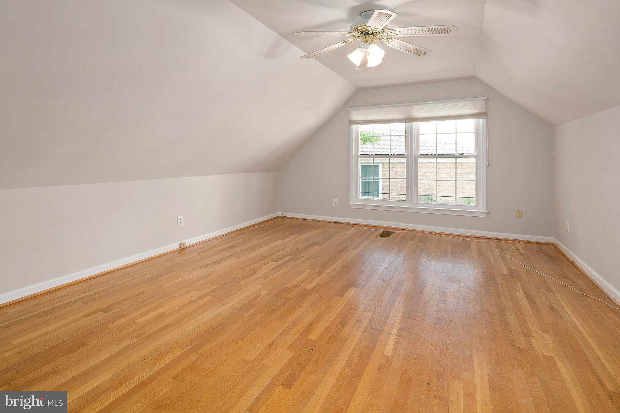 12018 Smoketree Road Potomac, MD 20854 - Photo 23 of 31 Bedroom