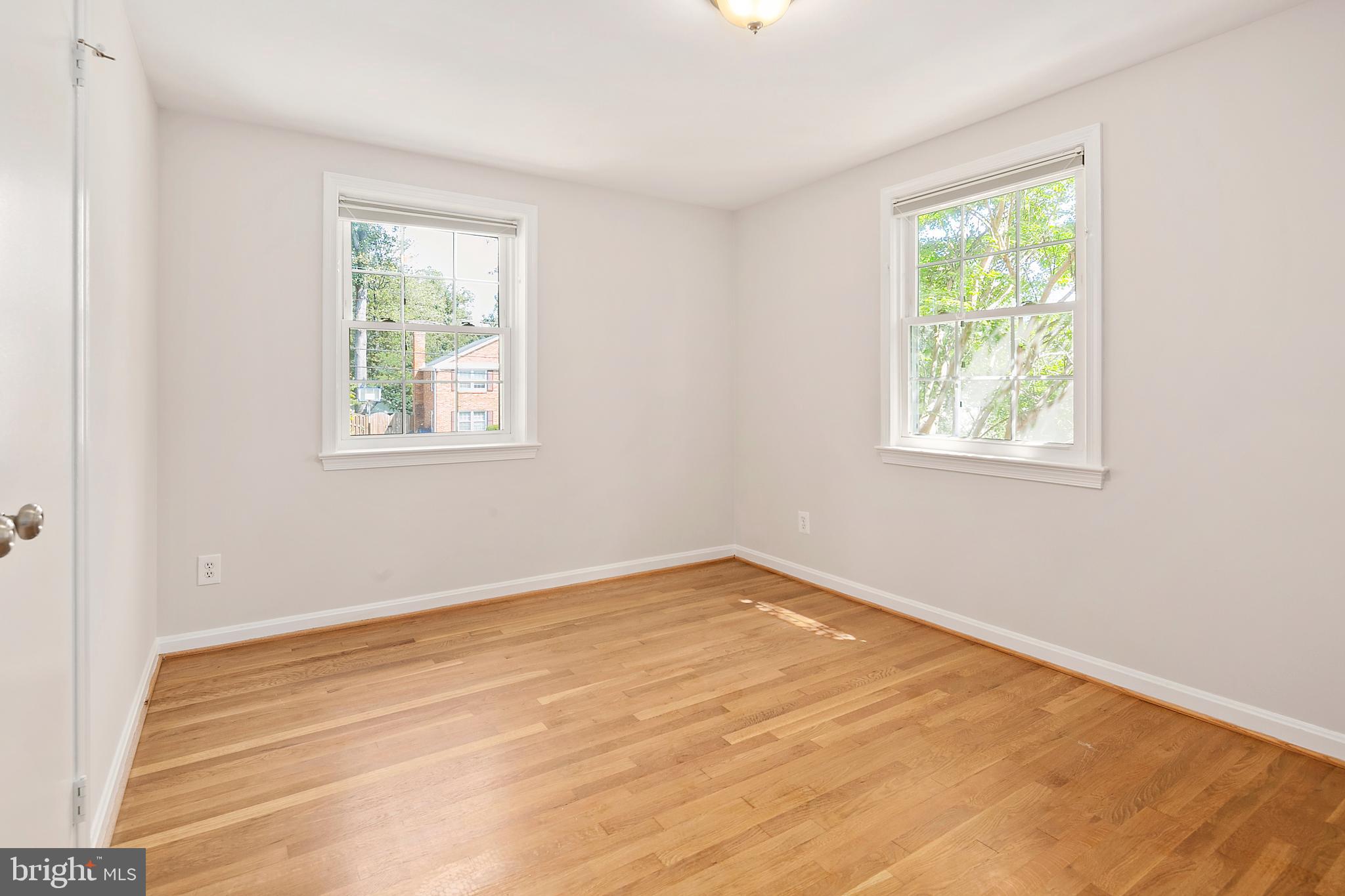12018 Smoketree Road Potomac, MD 20854 - Photo 26 of 31 Bedroom
