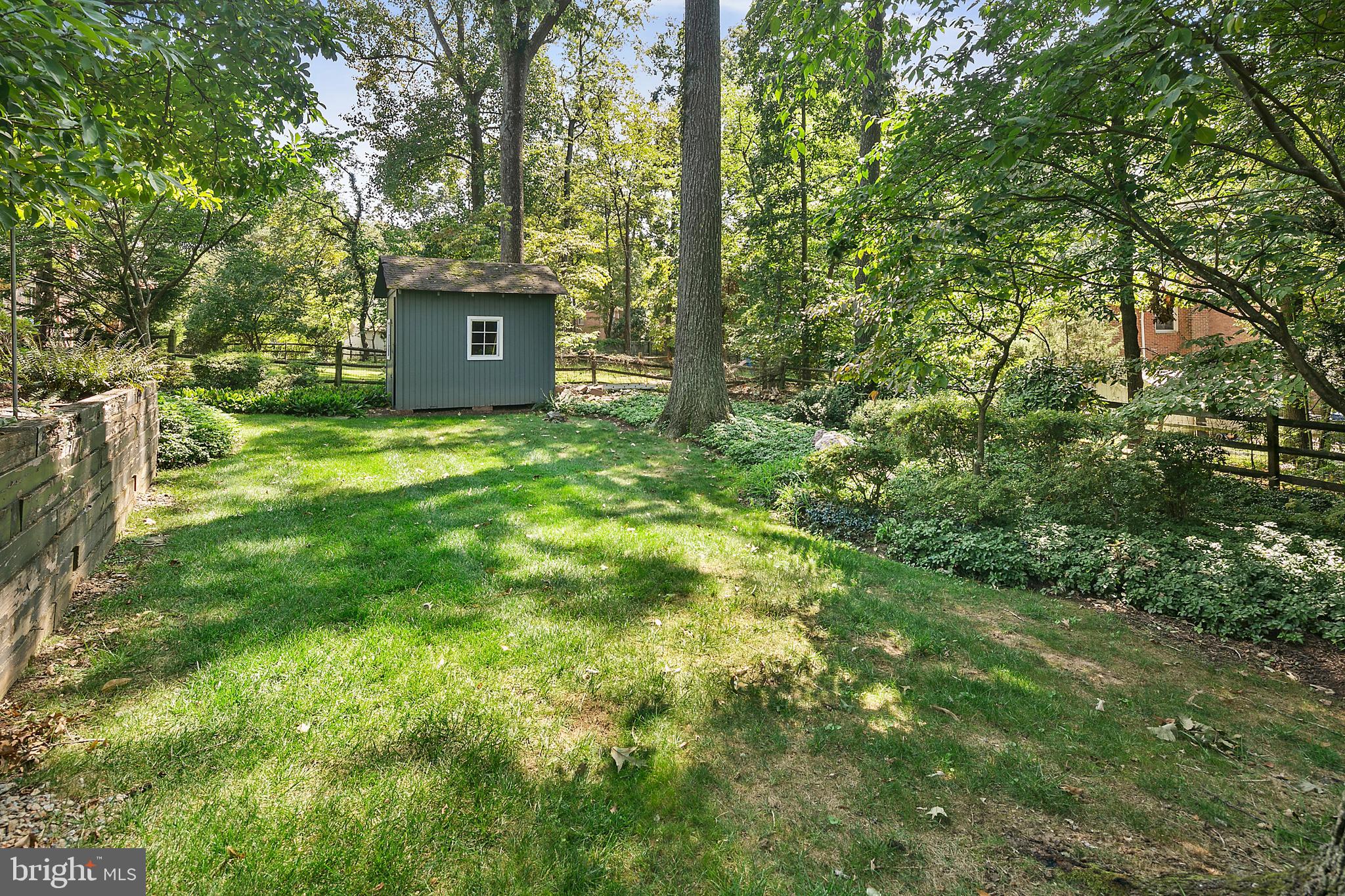 12018 Smoketree Road Potomac, MD 20854 - Photo 29 of 31 Huge Backyard