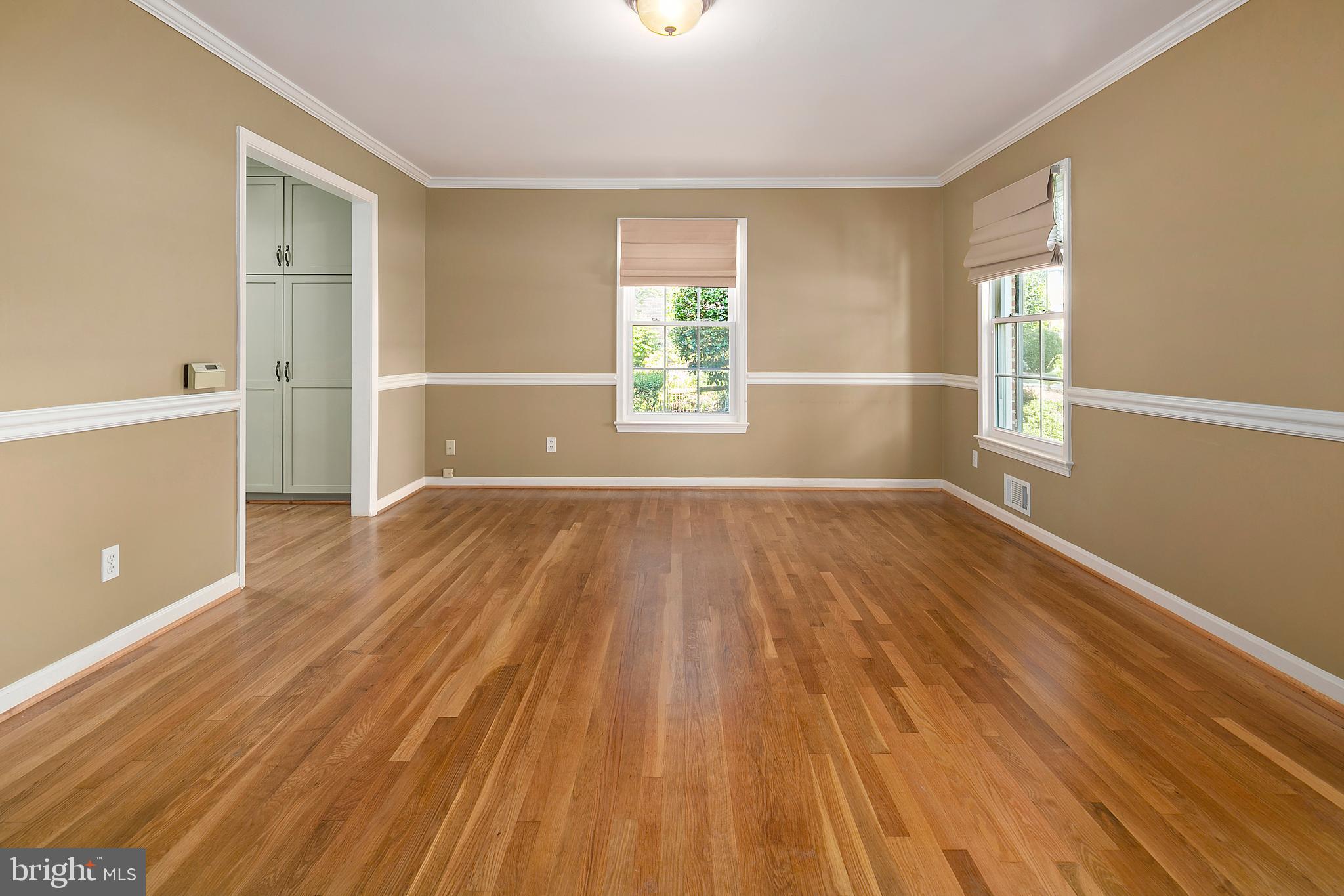 12018 Smoketree Road Potomac, MD 20854 - Photo 4 of 31 Formal Living Room