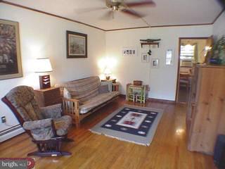 617 Manchester Road Norristown, PA 19403 - Photo 3 of 6 Gallery Image 3