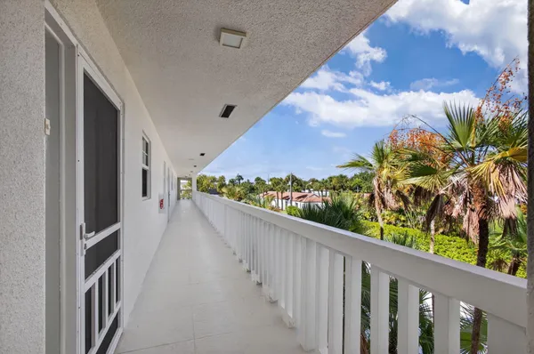 $593,000 | 100 Waterway Road, Unit A304, Tequesta, FL 33469