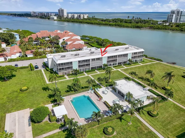 $593,000 | 100 Waterway Road, Unit A304, Tequesta, FL 33469