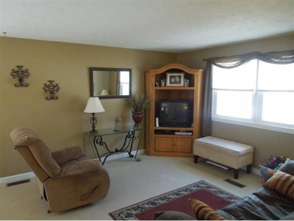 58 Orchard Path Road Weare, NH 03281 - Photo 3 of 18