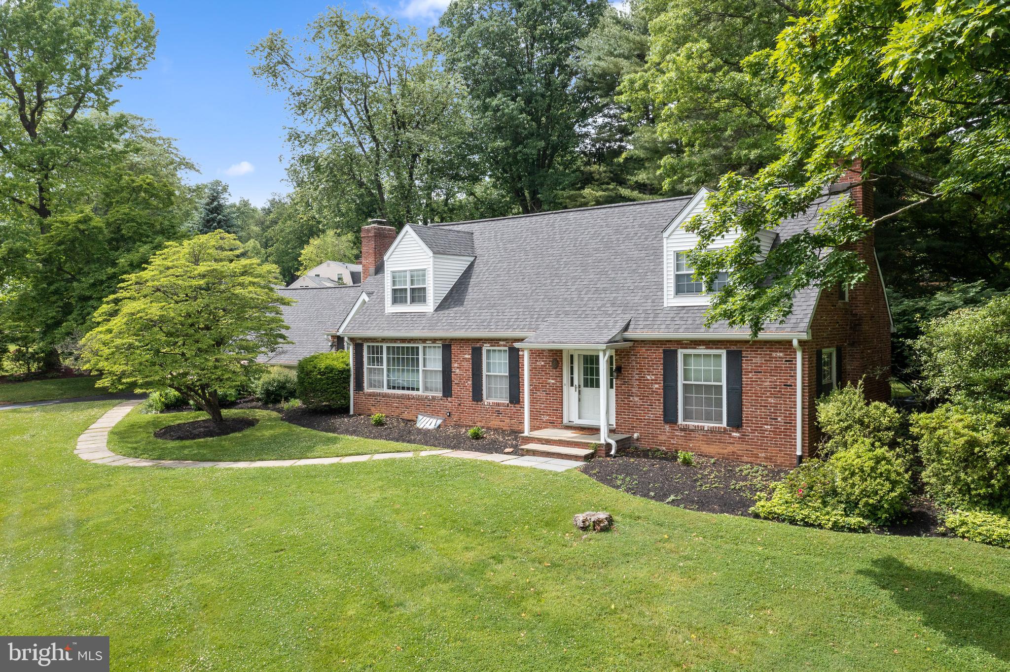 507 Timber Lane Devon, PA 19333 - Photo 3 of 38 Lovely Curb Appeal
