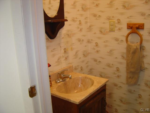 483 North Penn Dixie Road Bath, PA 18014 - Photo 38 of 45 Gallery Image 38