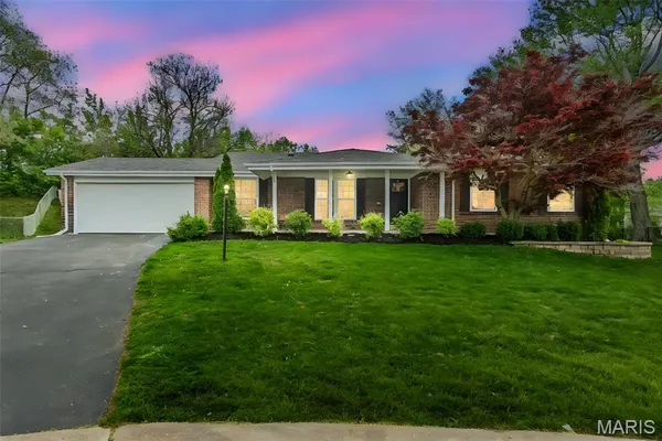 $399,900 | 12380 Harundale Court, St. Louis, MO 63146