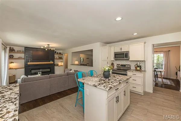 $399,900 | 12380 Harundale Court, St. Louis, MO 63146